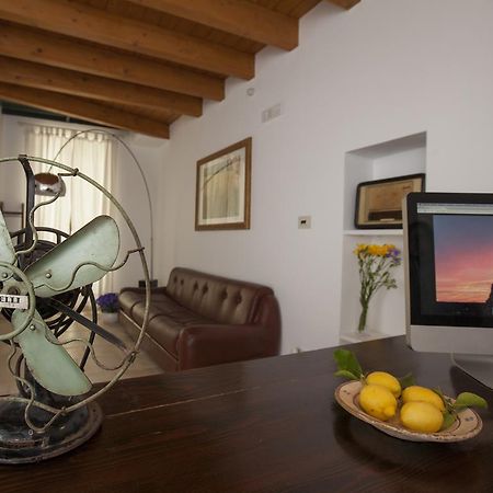 Dimora Nonna Rosa Bed & Breakfast Conversano Exterior photo